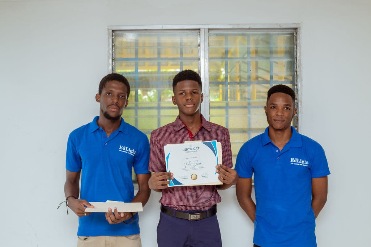 Fellows presenting their entrepreneurial ideas